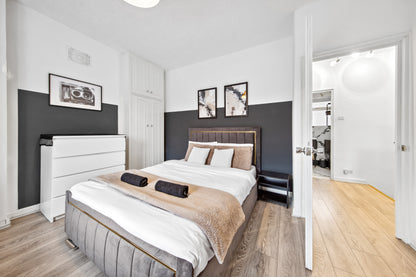 3 Bedroom 1 Bathroom 2 W/C's Property To Rent In Putney/Wandsworth