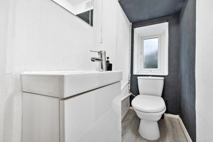 3 Bedroom 1 Bathroom 2 W/C's Property To Rent In Putney/Wandsworth