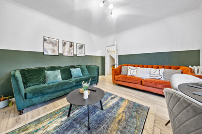 3 Bedroom 1 Bathroom 2 W/C's Property To Rent In Putney/Wandsworth